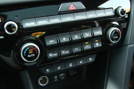 2016款东风悦达起亚KX5试驾