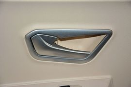 2015款奇瑞风云2两厢1.5L手动新锐版