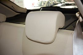 2015款奇瑞风云2两厢1.5L手动新锐版