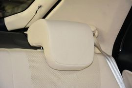 2015款奇瑞风云2两厢1.5L手动新锐版