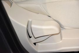 2015款奇瑞风云2两厢1.5L手动新锐版