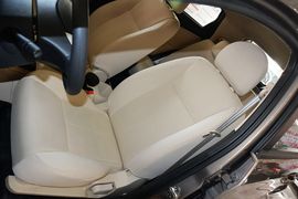 2015款奇瑞风云2两厢1.5L手动新锐版