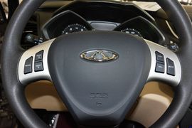 2015款奇瑞风云2两厢1.5L手动新锐版