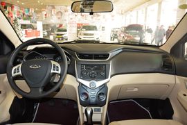 2015款奇瑞风云2两厢1.5L手动新锐版