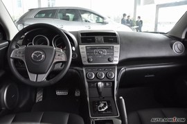 2010款马自达睿翼轿跑车2.5L