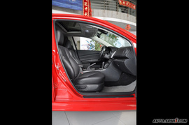 2010款马自达睿翼轿跑车2.5L