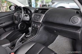 2010款马自达睿翼轿跑车2.5L