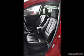 2010款马自达睿翼轿跑车2.5L