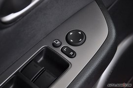 2010款马自达睿翼轿跑车2.5L