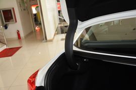 2015款本田思铂睿2.0L尊贵版