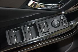 2015款本田思铂睿2.0L尊贵版