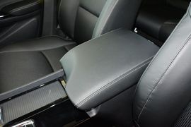 2015款本田思铂睿2.0L尊贵版