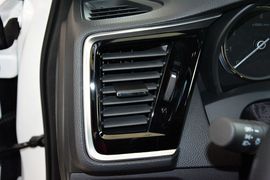2015款本田思铂睿2.0L尊贵版