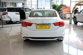 2015款本田思铂睿2.0L尊贵版