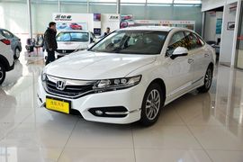 2015款本田思铂睿2.0L尊贵版