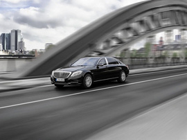 迈巴赫S级防弹版官方图片