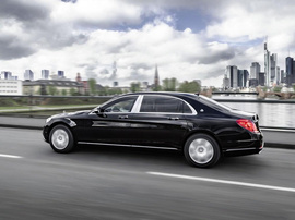 迈巴赫S级防弹版官方图片