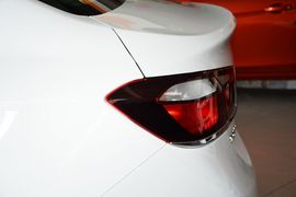 2016款雪佛兰科鲁兹1.5L自动时尚天窗版