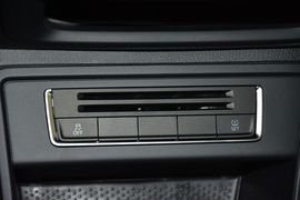 2016款大众途观300TSI自动两驱豪华版