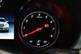 2016款奔驰C180旅行轿车