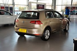 2016款大众高尔夫1.6L自动舒适型