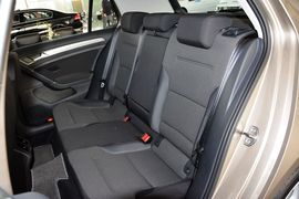 2016款大众高尔夫1.6L自动舒适型