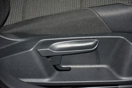 2016款大众高尔夫1.6L自动舒适型