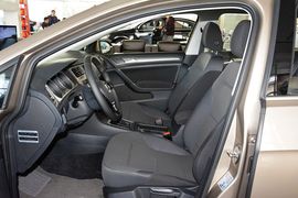 2016款大众高尔夫1.6L自动舒适型