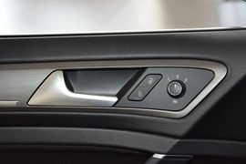 2016款大众高尔夫1.6L自动舒适型