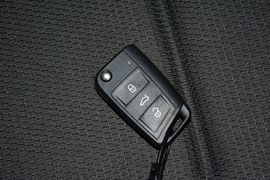 2016款大众高尔夫1.6L自动舒适型