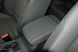 2016款大众高尔夫1.6L自动舒适型