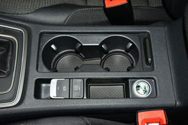 2016款大众高尔夫1.6L自动舒适型