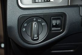 2016款大众高尔夫1.6L自动舒适型