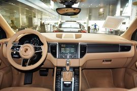 2016款保时捷Macan