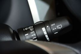 2013款日产骊威劲锐版1.6XL
