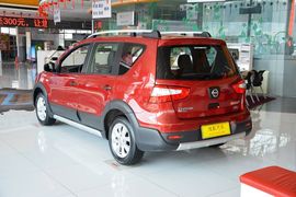 2013款日产骊威劲锐版1.6XL