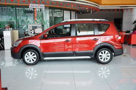 2013款日产骊威劲锐版1.6XL