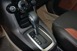 2014款福特嘉年华两厢1.0