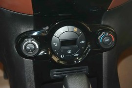 2014款福特嘉年华两厢1.0