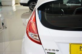 2014款福特嘉年华两厢1.0