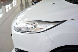 2014款福特嘉年华两厢1.0