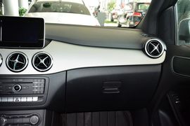 2015款奔驰B200动感型