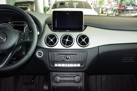 2015款奔驰B200动感型
