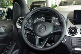 2015款奔驰B200动感型