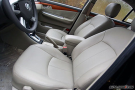 2010款力帆620CVT精钻版重庆试驾