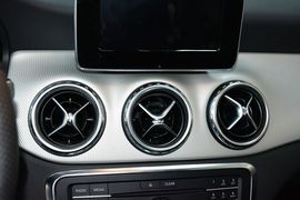 2016款奔驰GLA200动感型