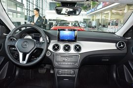 2016款奔驰GLA200动感型
