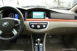 2010款力帆620CVT精钻版重庆试驾