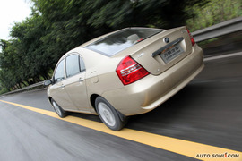 2010款力帆620CVT精钻版重庆试驾