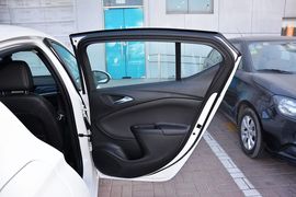 2016款别克威朗轿跑